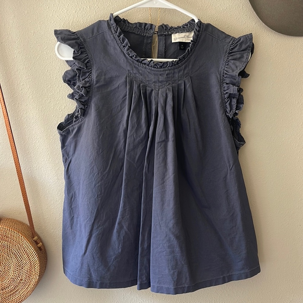 M Universal Threads Tank